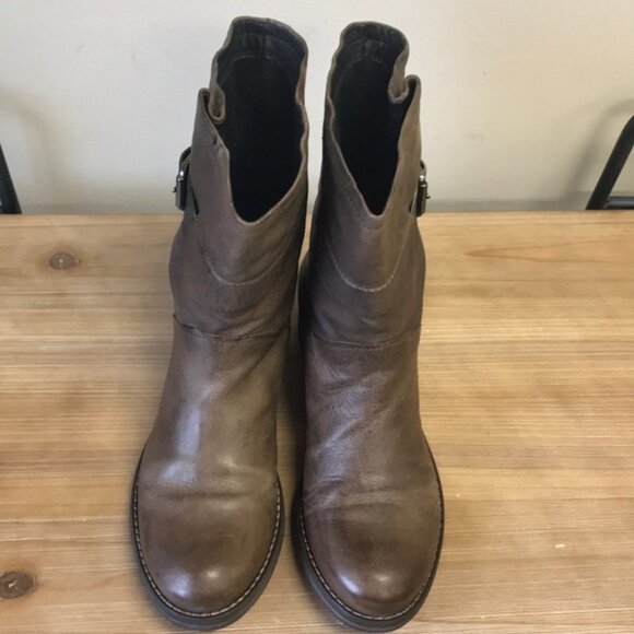 Clarks Women's Mezze Game Comfort Pull On Fashion - Picture 5 of 7